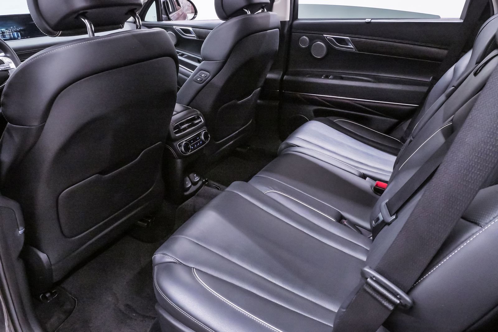 Used 2021 Genesis GV80 3.5T Advanced + image 11