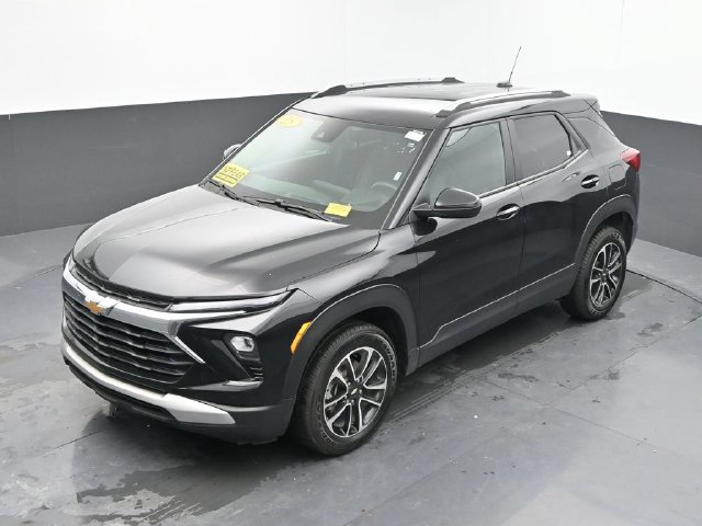 Used 2025 Chevrolet TrailBlazer LT AWD/4WD image 40