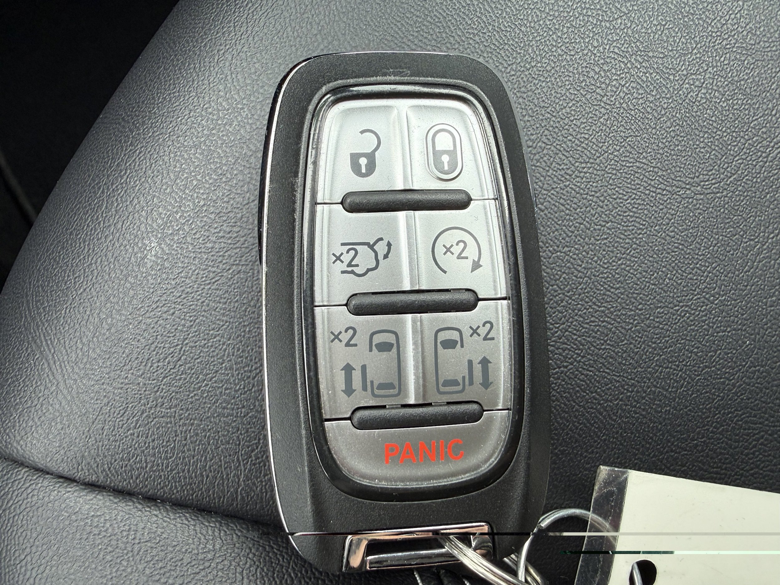 Used 2025 Chrysler Pacifica Select FWD image 42