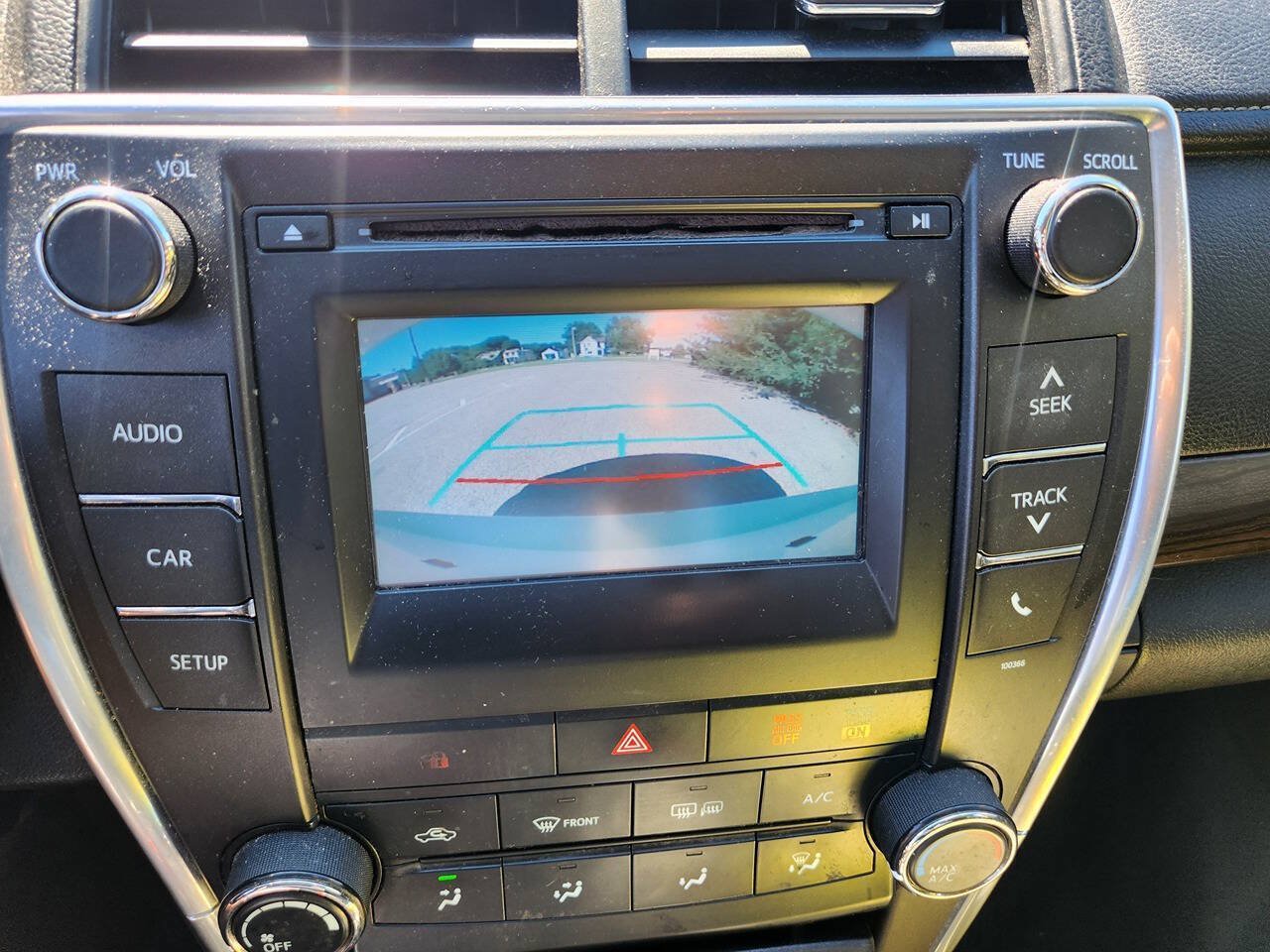 Used 2015 Toyota Camry LE FWD image 12