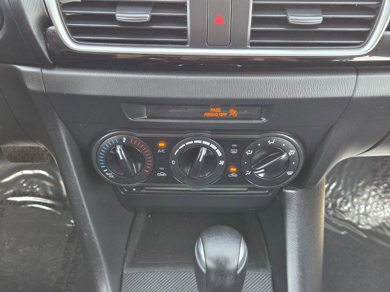 Used 2014 MAZDA MAZDA3 i Sport FWD image 22