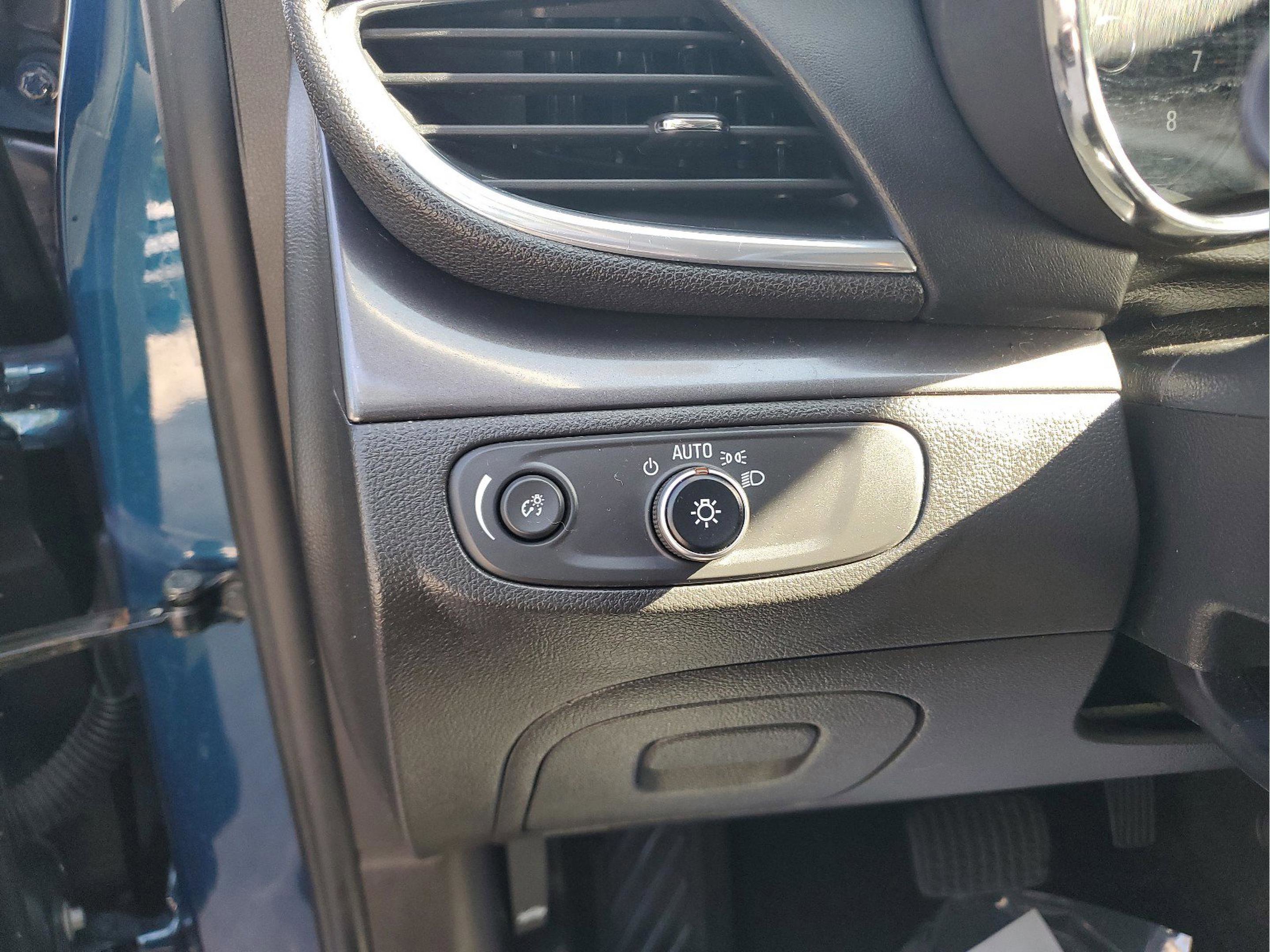 Used 2019 Buick Encore Preferred w/ Safety Package AWD/4WD image 25