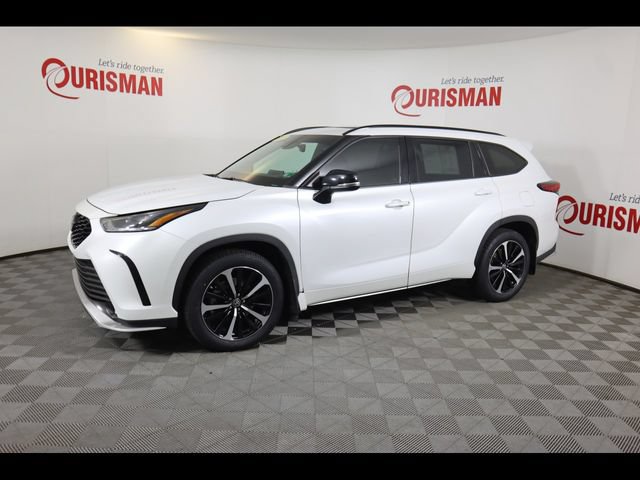 Used 2022 Toyota Highlander XSE AWD/4WD image 11