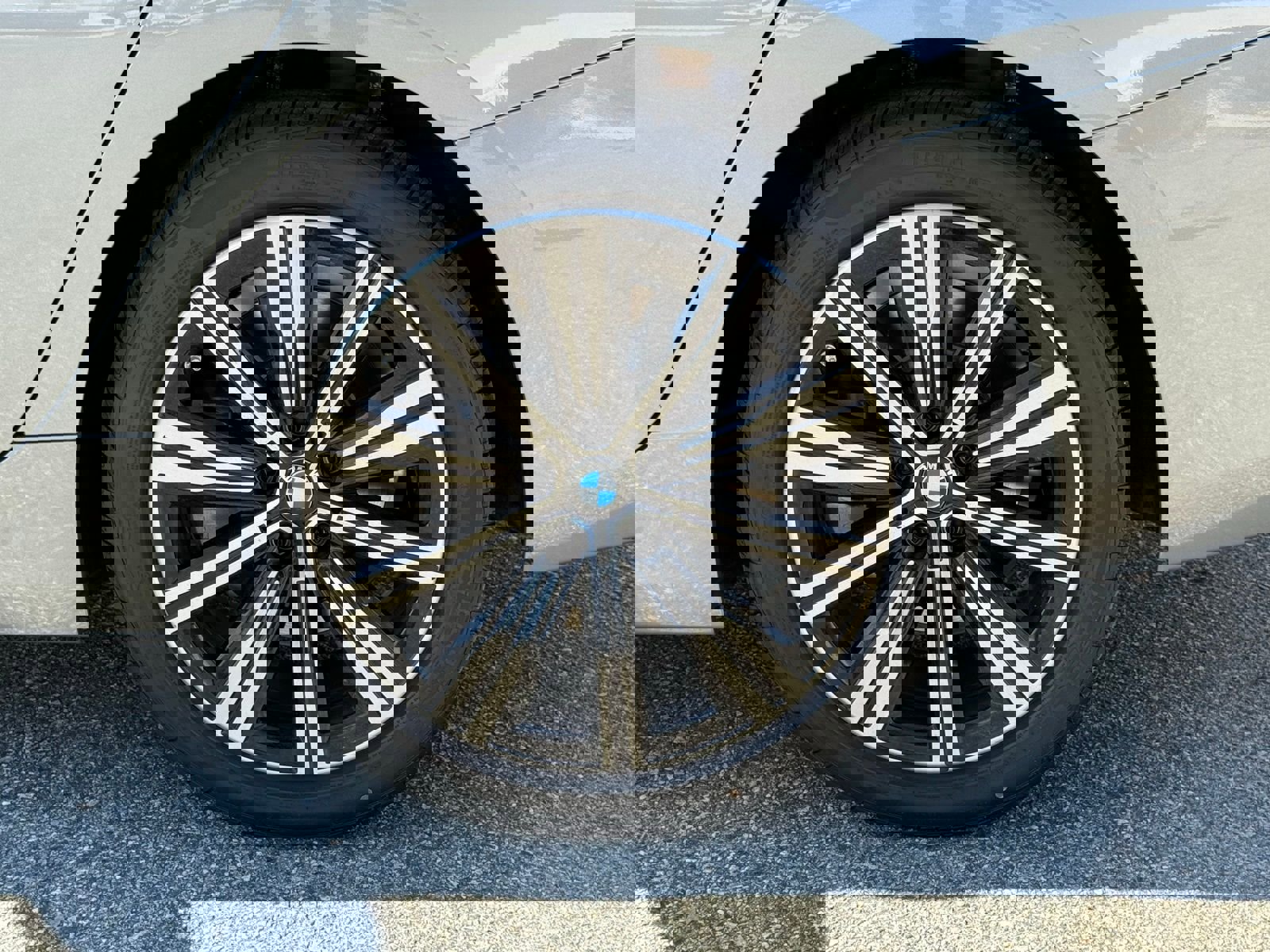 New 2026 BMW 330i Sedan w/ Convenience Package image 17