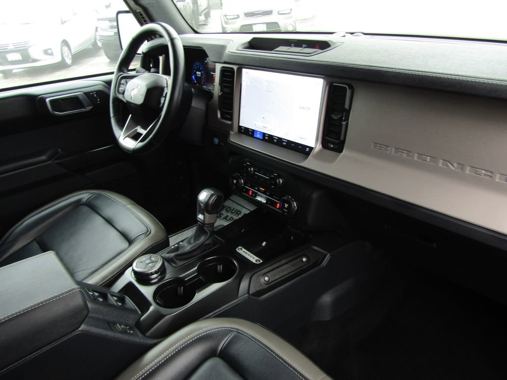 Used 2025 Ford Bronco Outer Banks AWD/4WD image 34
