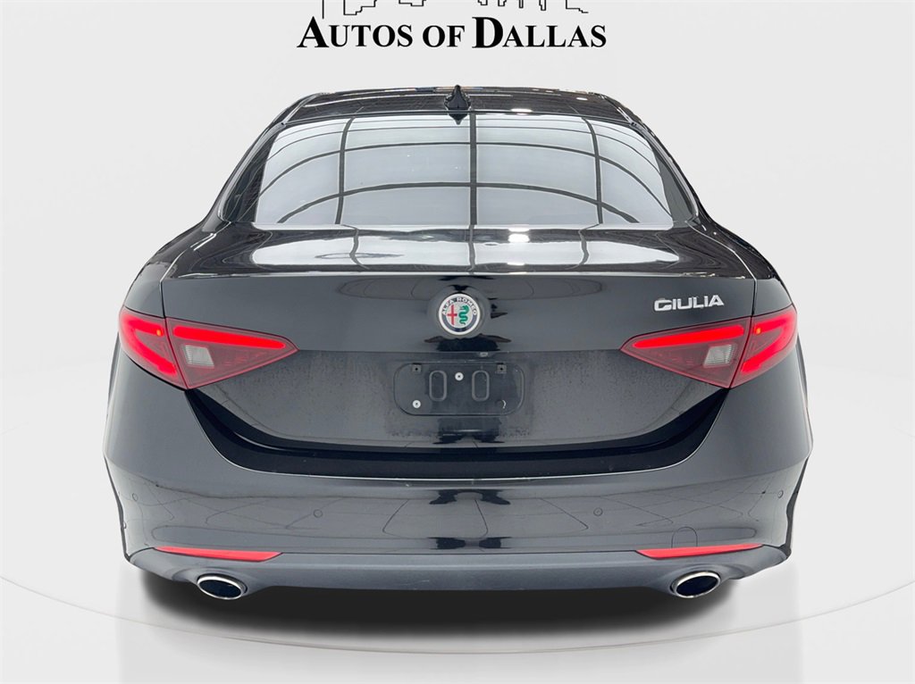 Used 2019 Alfa Romeo Giulia image 11
