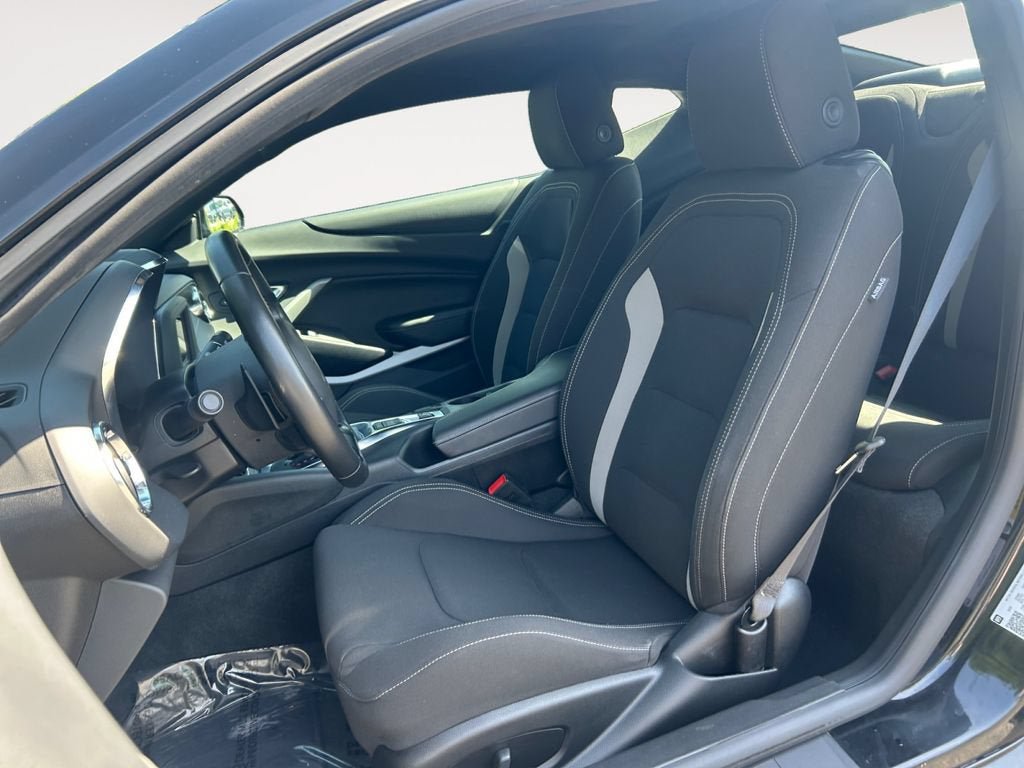 Used 2024 Chevrolet Camaro LT RWD image 6