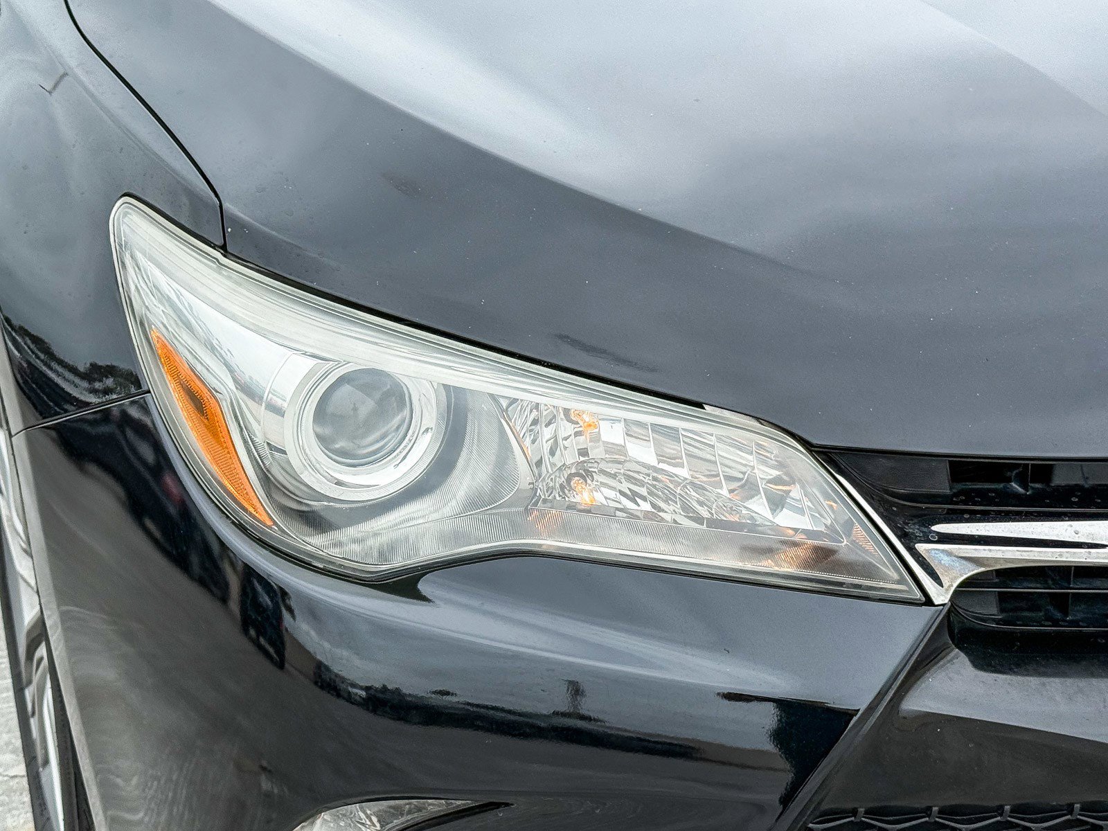 Used 2016 Toyota Camry SE image 9