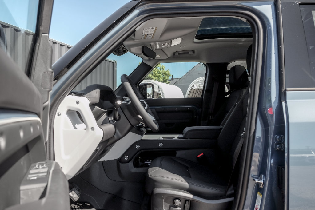 New 2026 Land Rover Defender 110 S AWD/4WD image 10