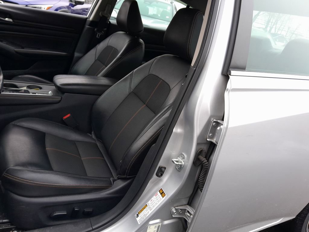 Used 2019 Nissan Altima 2.5 SR w/ SR Premium Package image 12
