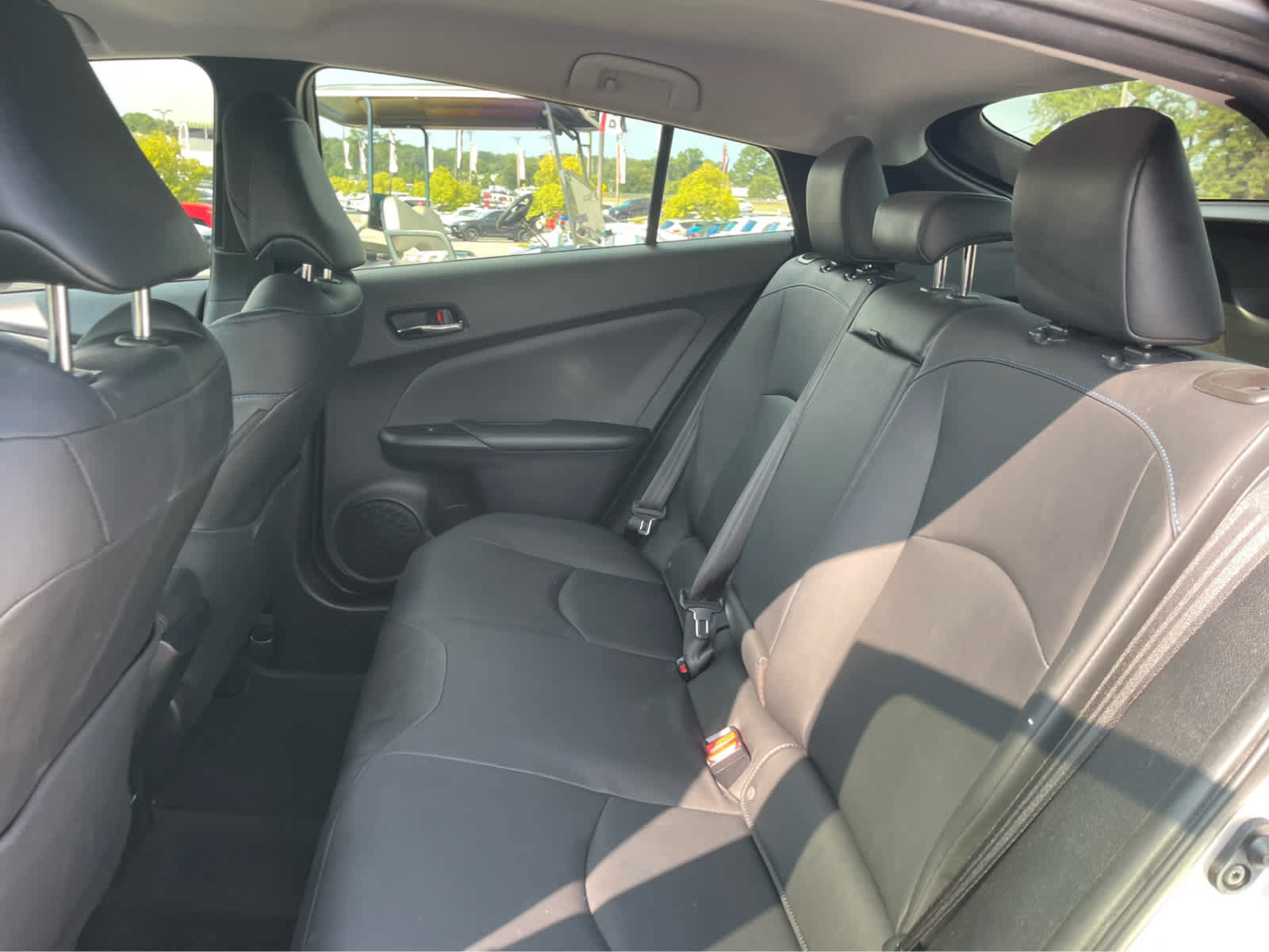 Used 2017 Toyota Prius Four Touring w/ Appearance Package FWD image 21