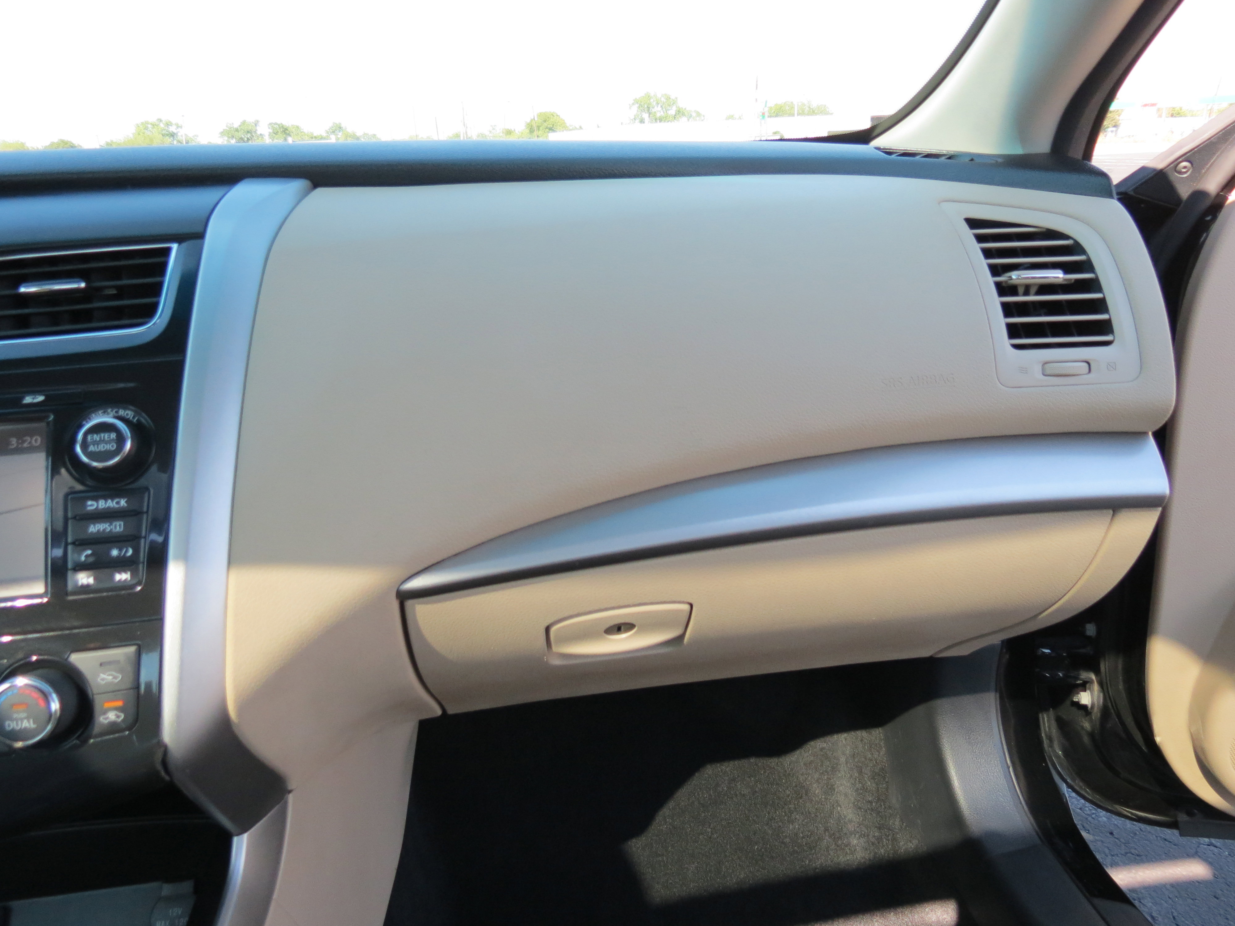 Used 2015 Nissan Altima 2.5 SV w/ Convenience Package image 27