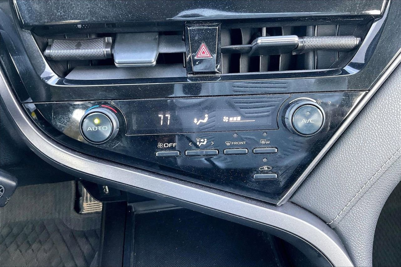 Used 2021 Toyota Camry SE image 17