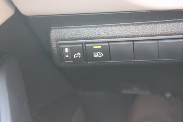 Used 2022 Toyota Corolla LE FWD image 17