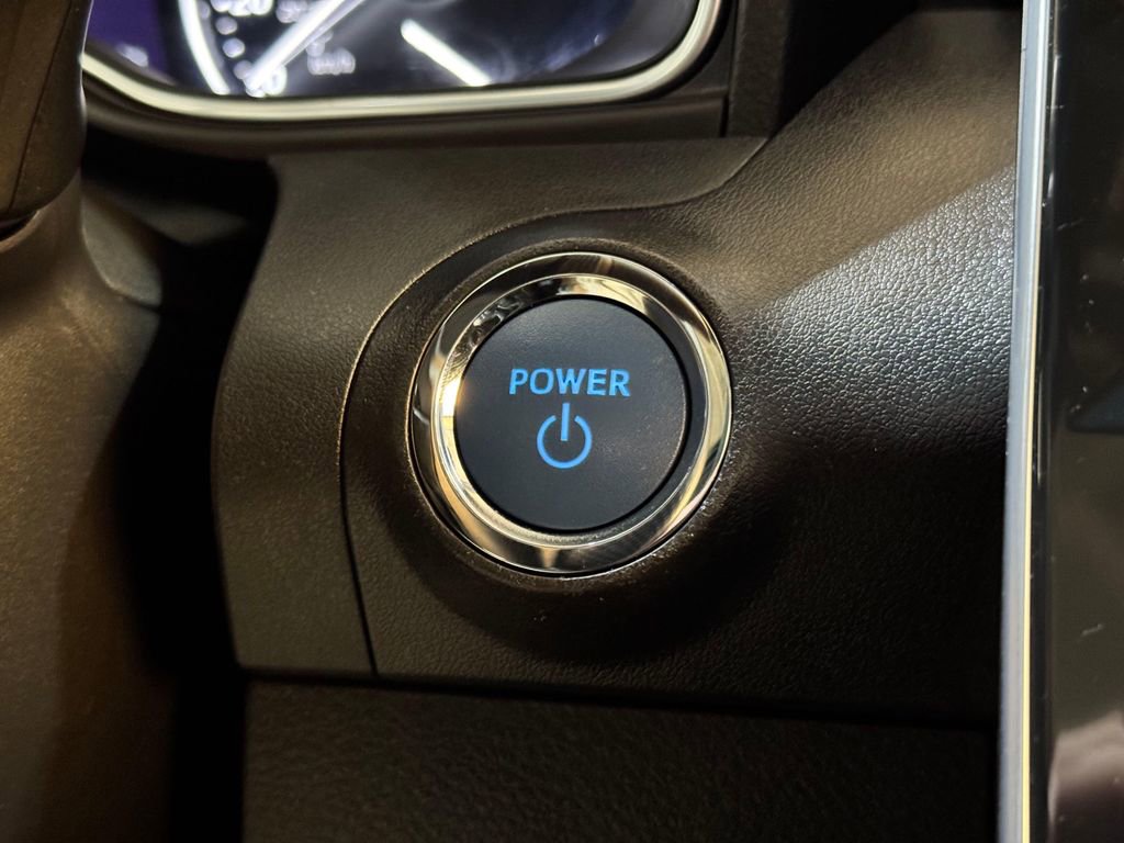 Used 2021 Toyota Avalon XSE image 17