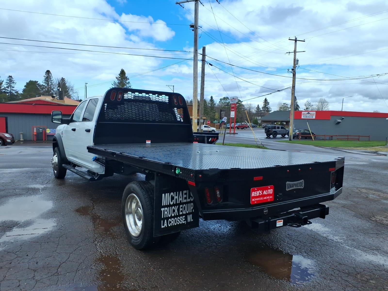 Used 2024 RAM 5500 Tradesman w/ Chrome Appearance Group AWD/4WD image 4