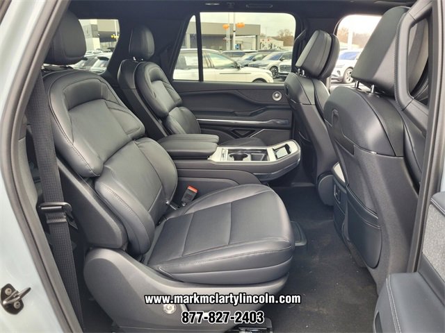 New 2025 Lincoln Navigator L Reserve w/ Jet Appearance Package image 11