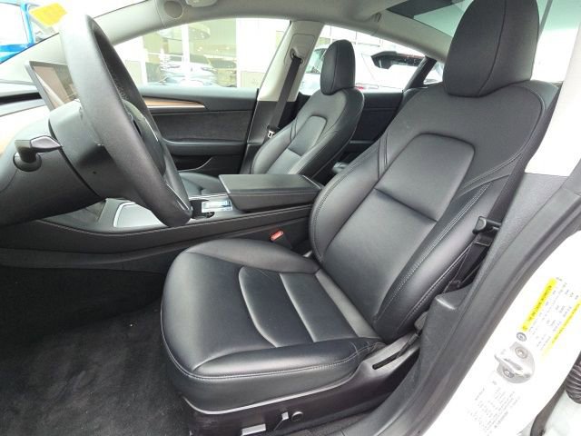 Used 2023 Tesla Model 3 Standard Range image 9