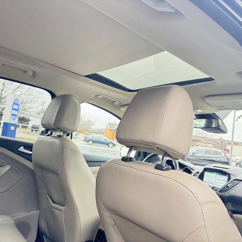 Used 2017 Ford Escape Titanium w/ Equipment Group 301A image 27