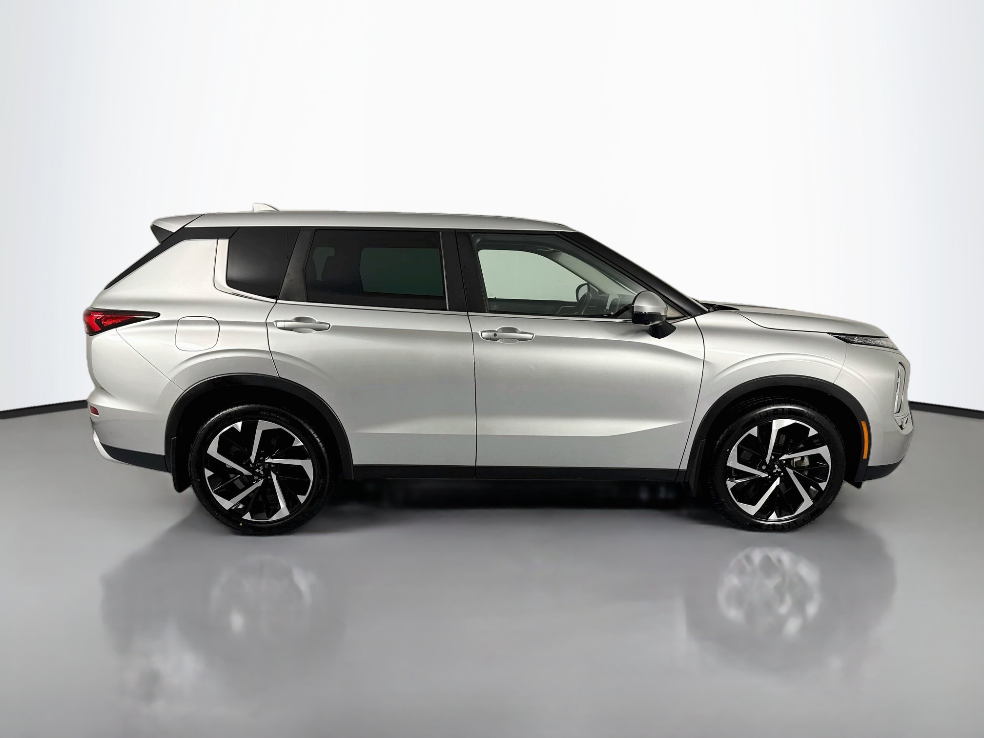 Used 2022 Mitsubishi Outlander SEL Black Edition FWD image 4