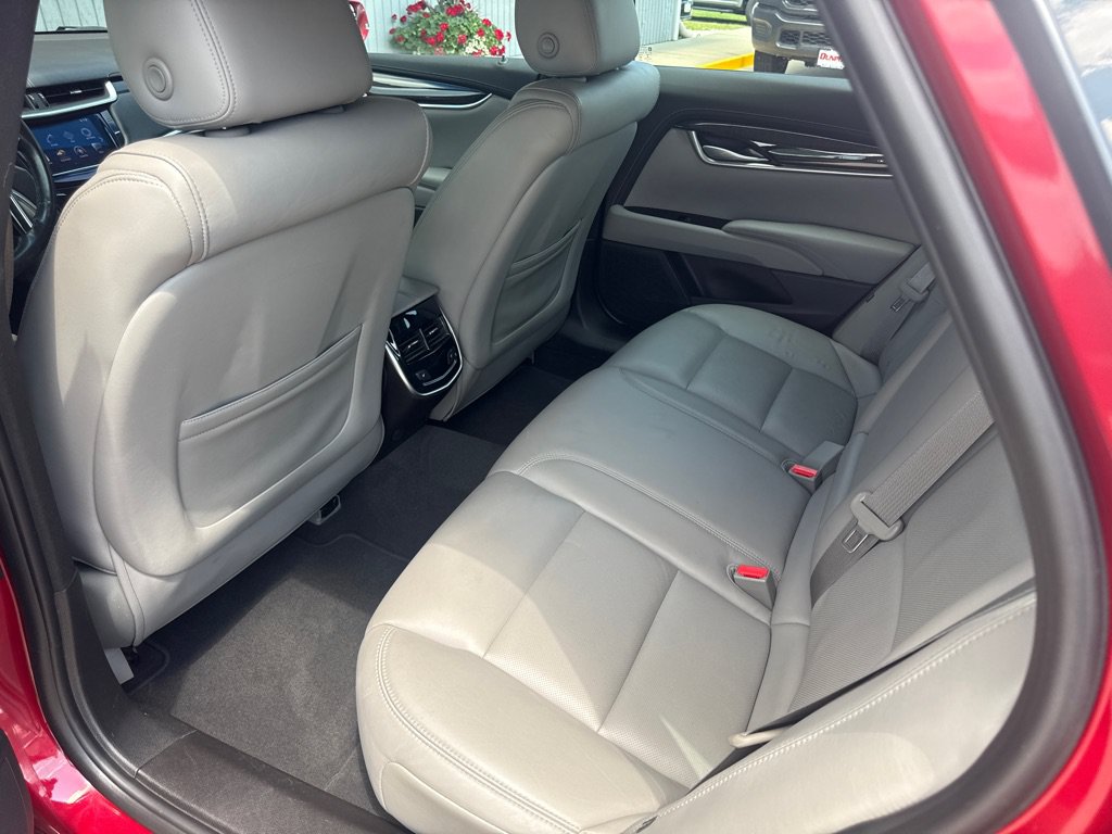 Used 2015 Cadillac XTS Luxury w/ Driver Awareness Package AWD/4WD image 17