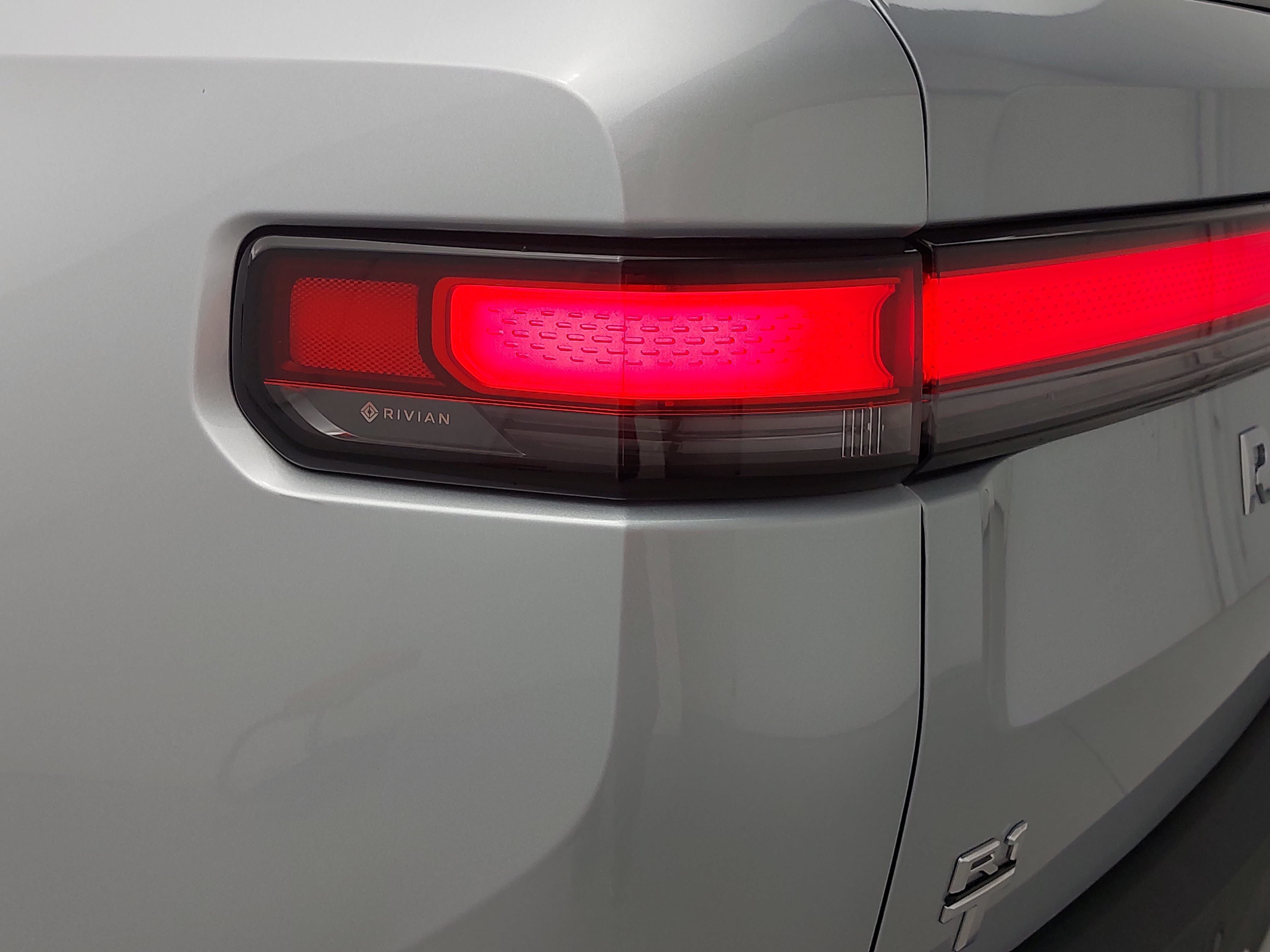 Used 2023 Rivian R1T Adventure Dual AWD/4WD image 35
