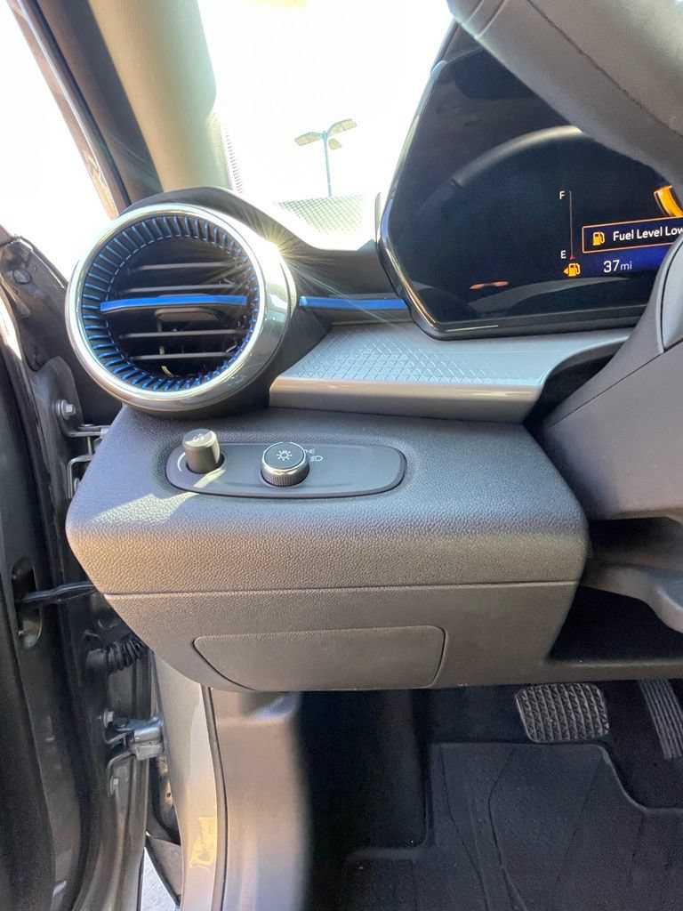 Used 2024 Chevrolet Trax LT w/ Driver Confidence Package FWD image 11