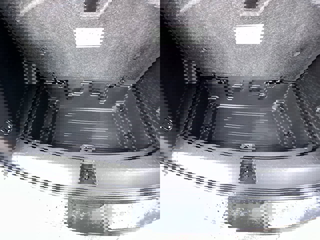 Used 2023 Chevrolet Traverse RS image 26