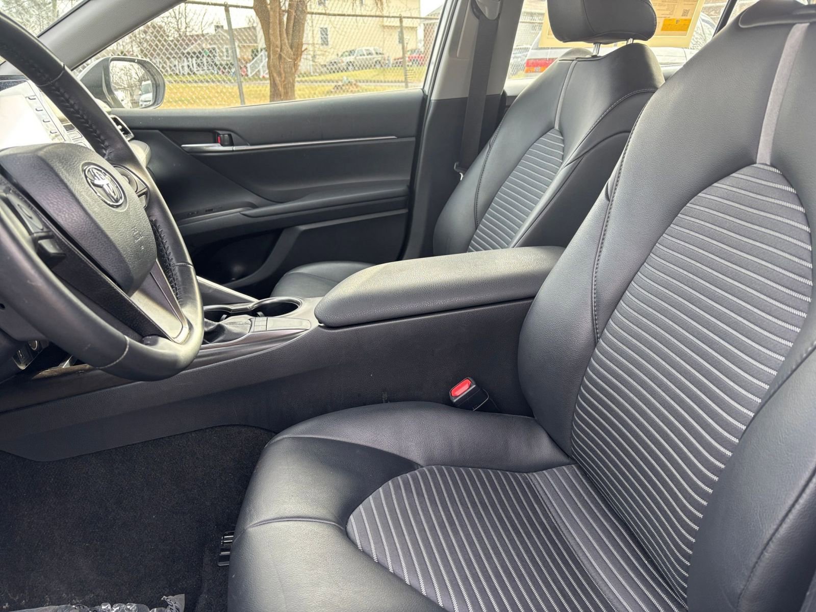 Used 2024 Toyota Camry SE image 25