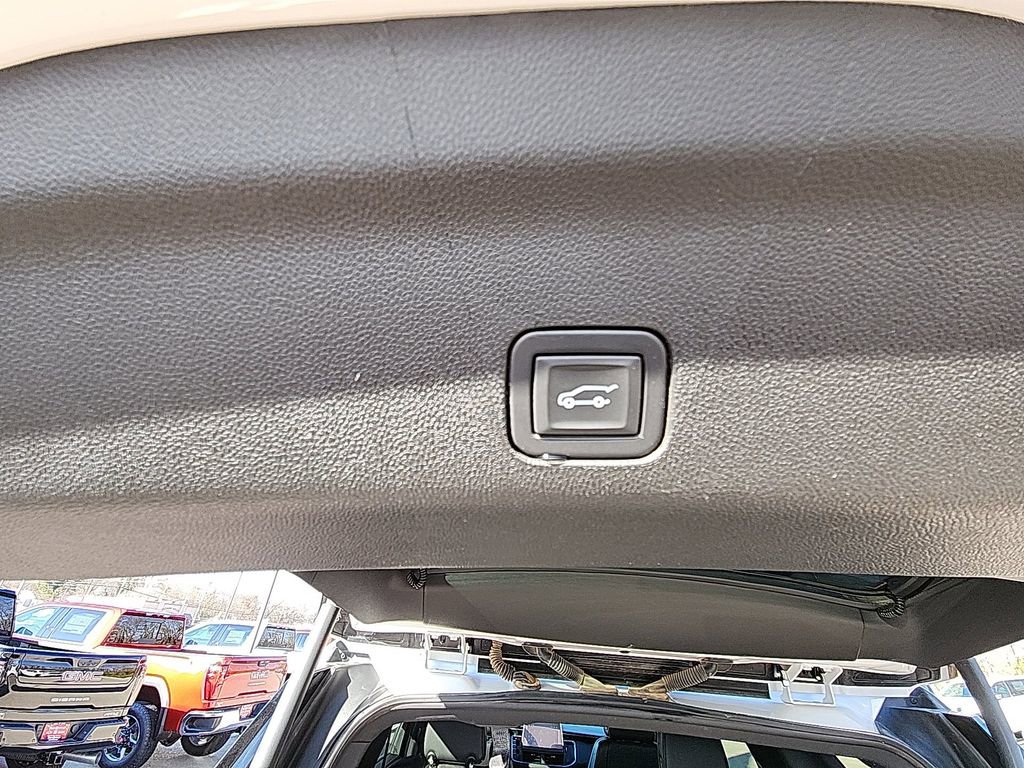 Used 2023 GMC Yukon AT4 w/ AT4 Premium Plus Package image 35