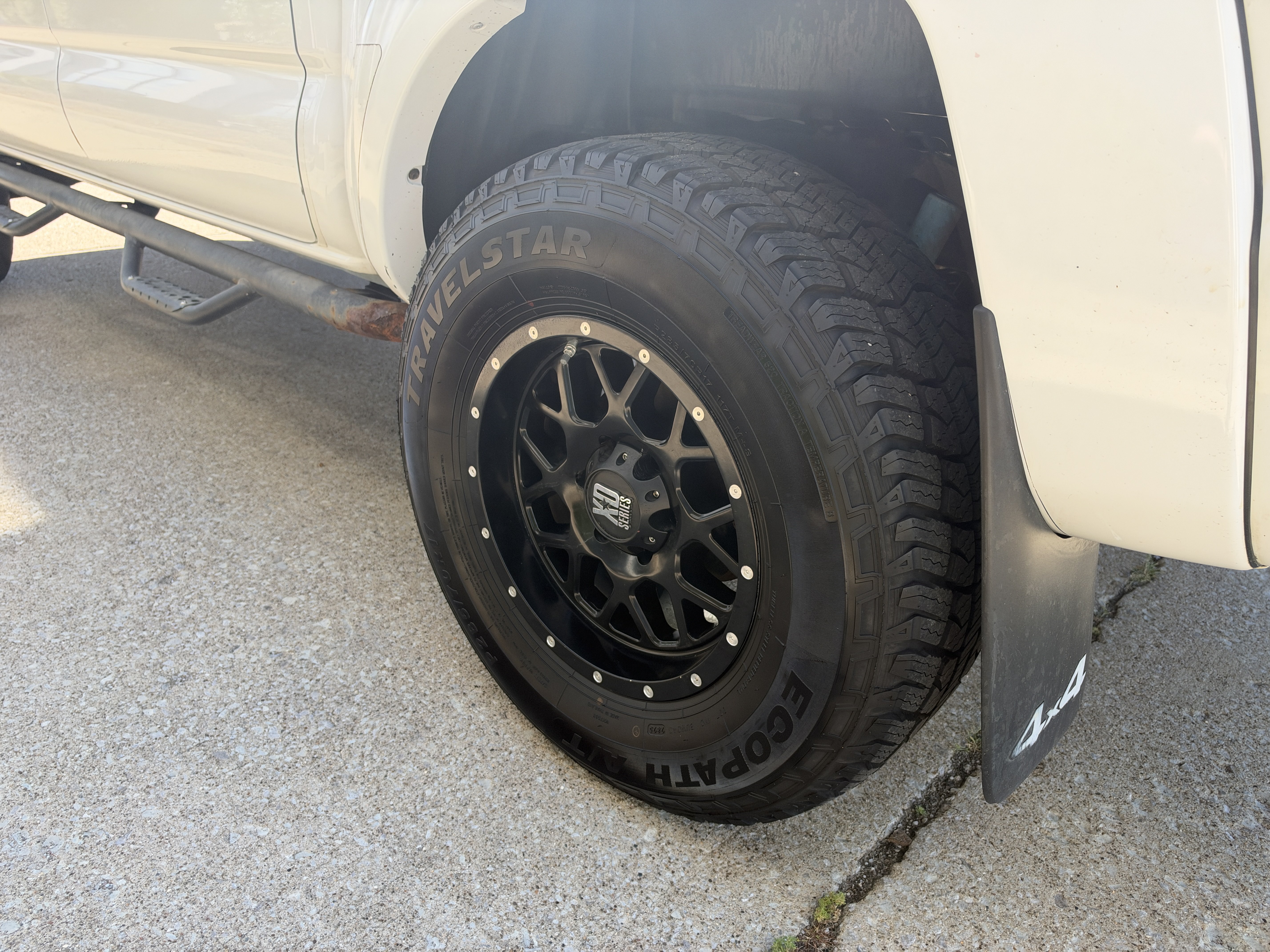 Used 2014 Toyota Tacoma 4x4 Double Cab w/ TRD Off-Road Package image 11