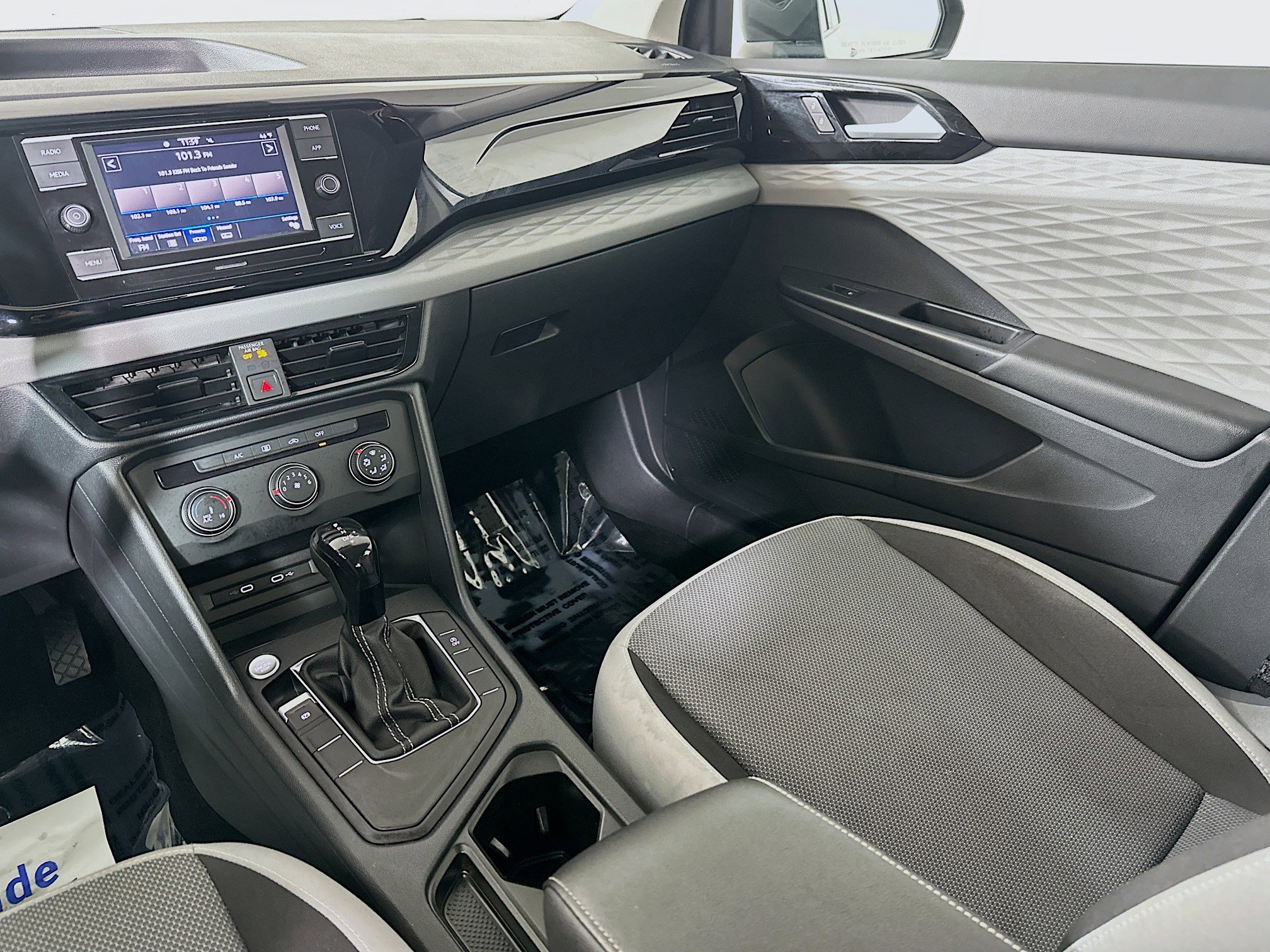 Used 2022 Volkswagen Taos S image 21