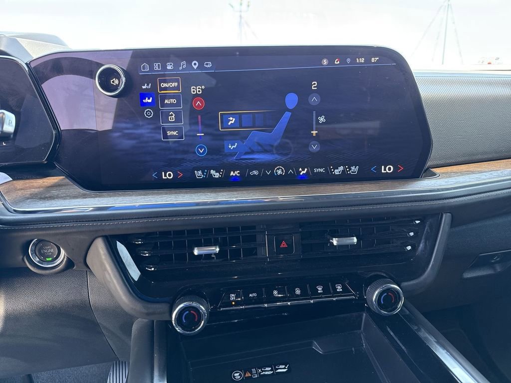 Used 2025 Chevrolet Suburban High Country AWD/4WD image 32