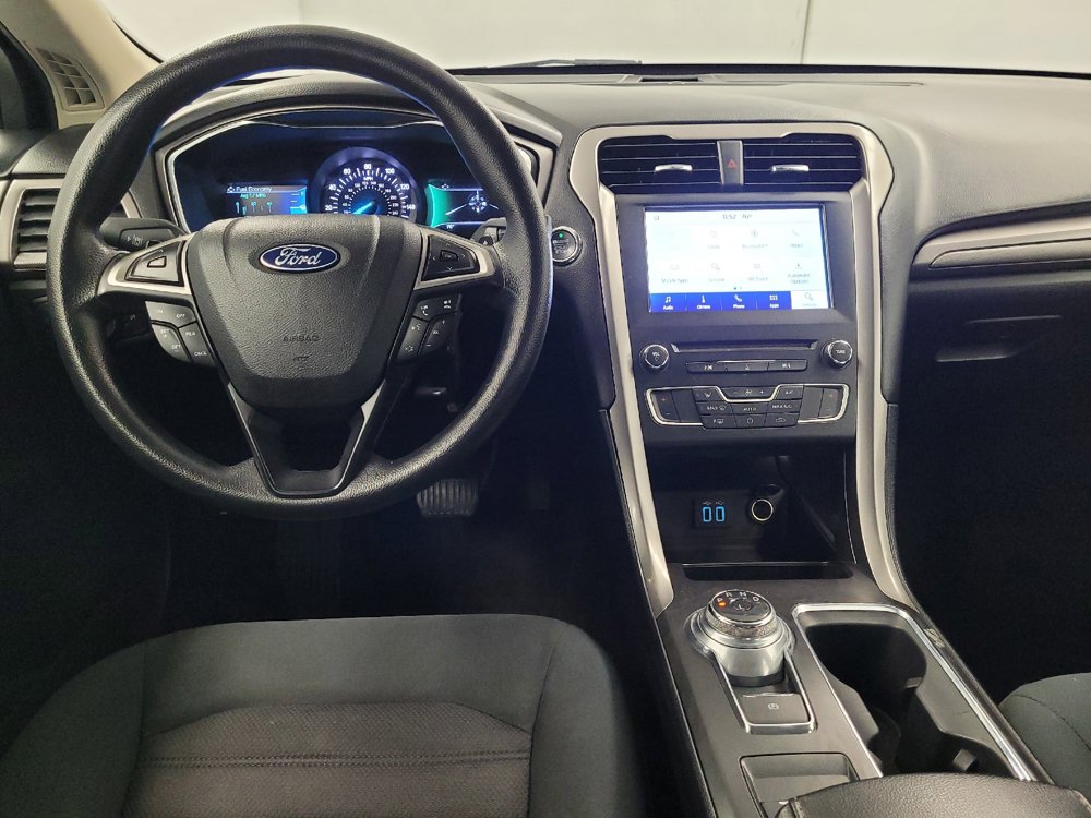 Used 2019 Ford Fusion SE FWD image 22