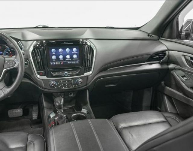 Used 2023 Chevrolet Traverse LT w/ LT Premium Package image 5