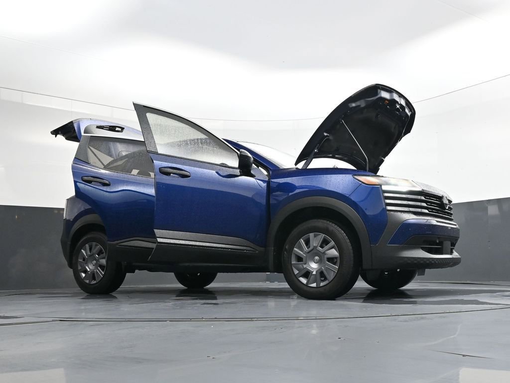 Used 2025 Nissan Kicks S image 45