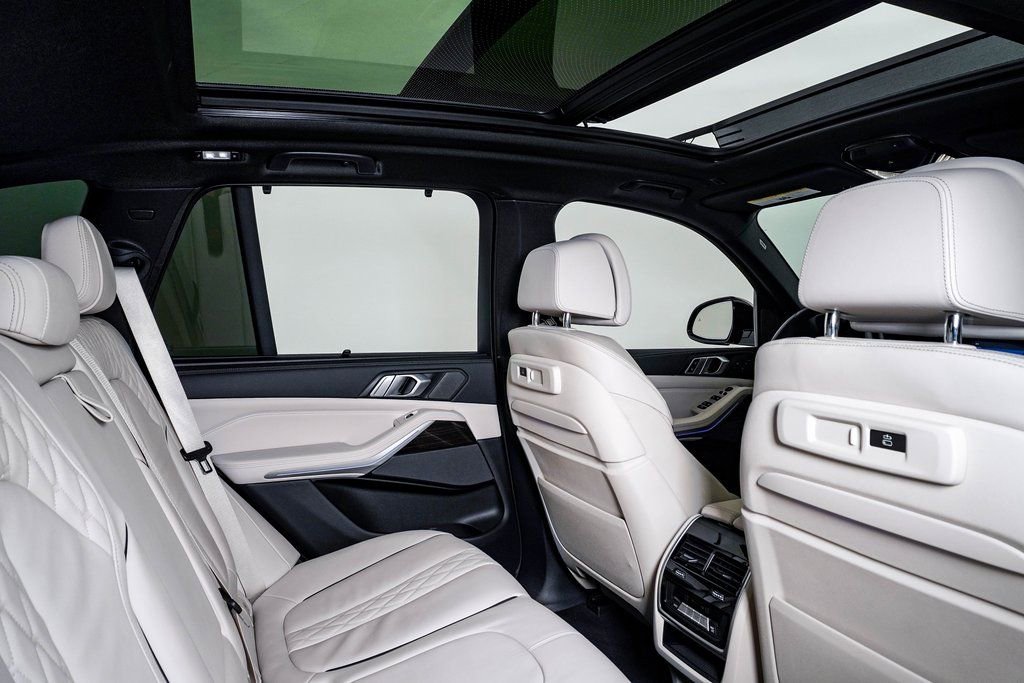 Used 2020 BMW X5 M50i w/ Executive Package image 16