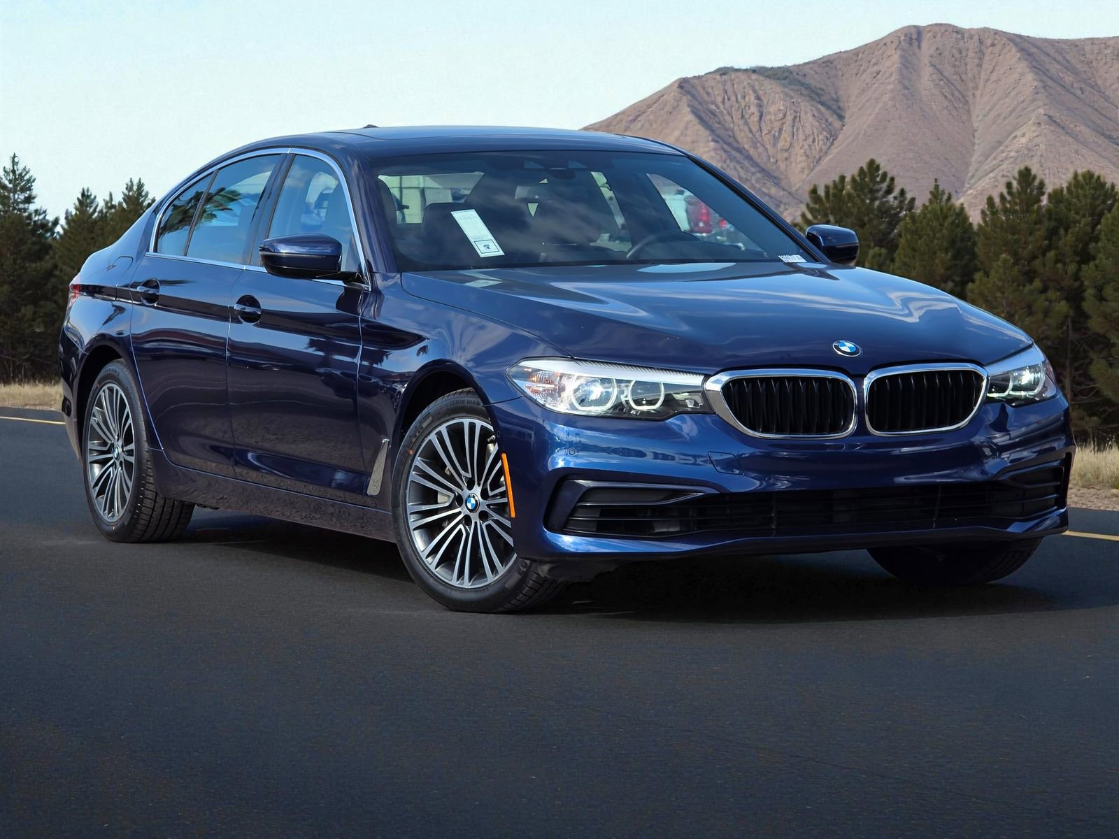 Used 2020 BMW 530e w/ Premium Package image 1
