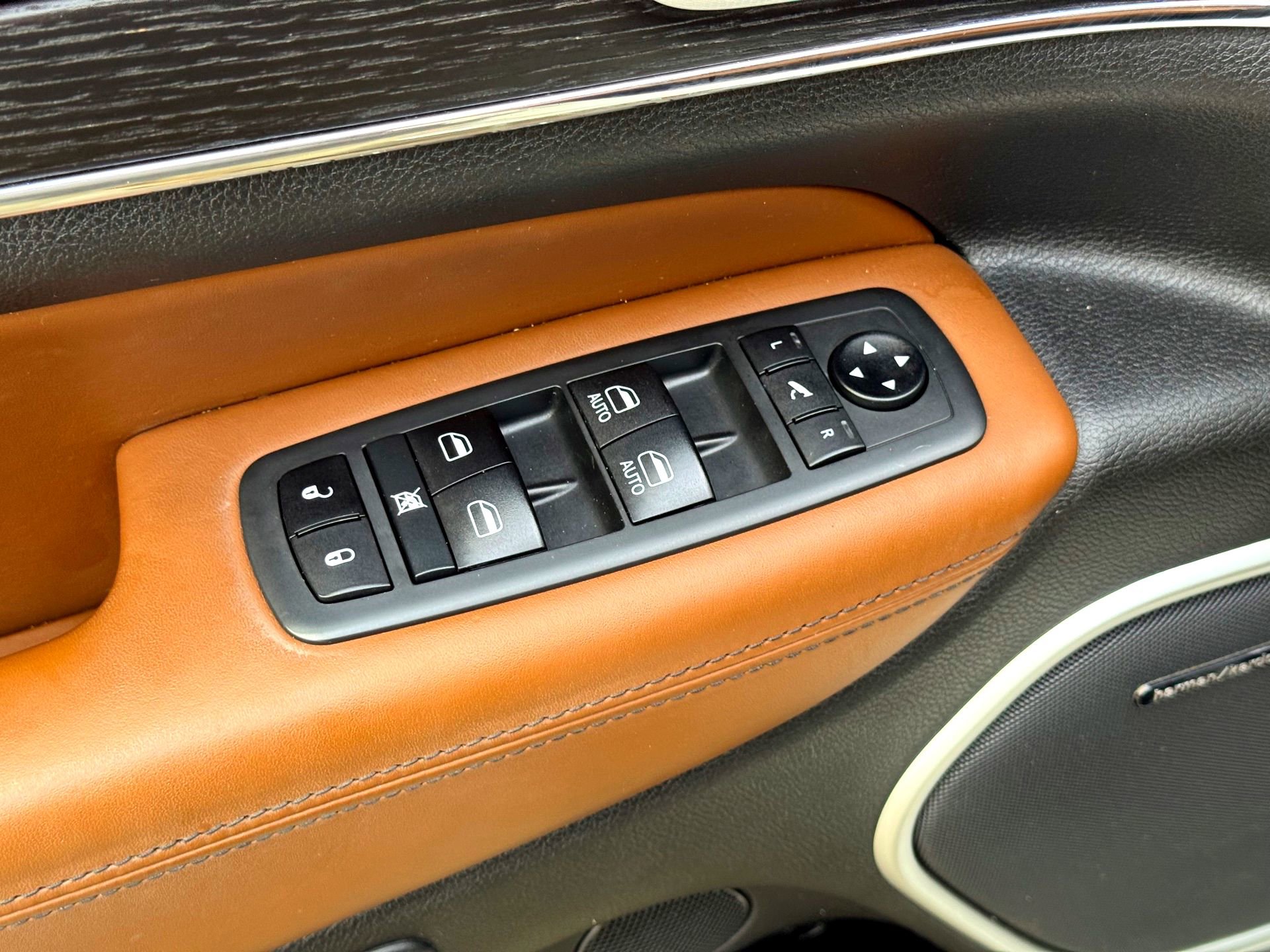 Used 2021 Jeep Grand Cherokee Summit w/ Platinum Series Group image 18