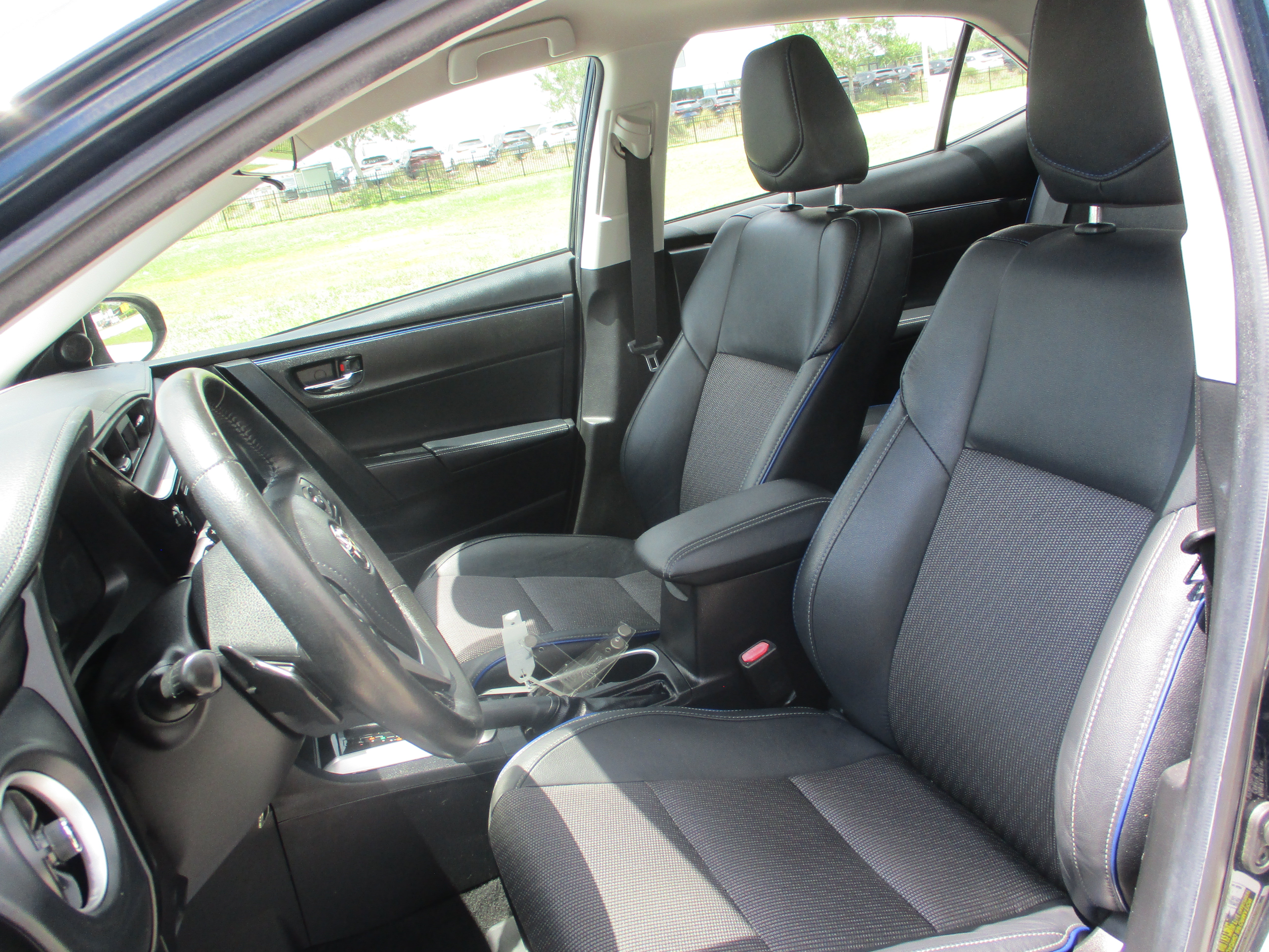 Used 2019 Toyota Corolla SE FWD image 10