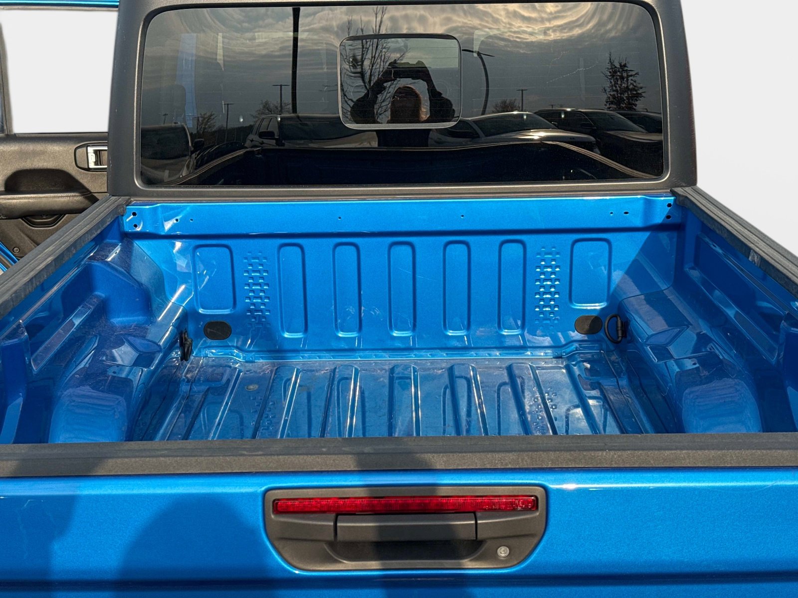 Used 2022 Jeep Gladiator Overland image 13