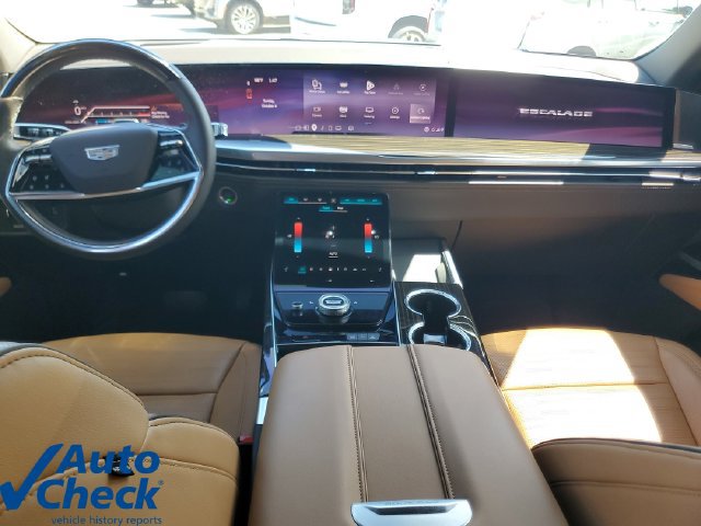 Used 2025 Cadillac Escalade ESV Premium Luxury RWD image 17