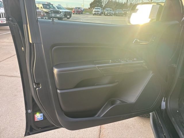 Used 2022 GMC Canyon AT4 image 15