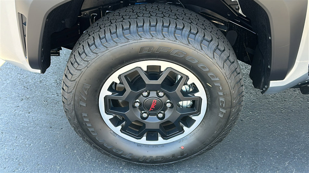 New 2025 Toyota Tacoma TRD Off-Road image 9