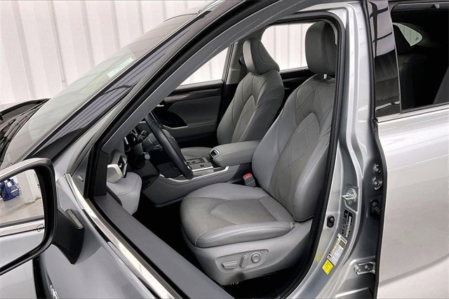 Used 2021 Toyota Highlander Platinum image 8