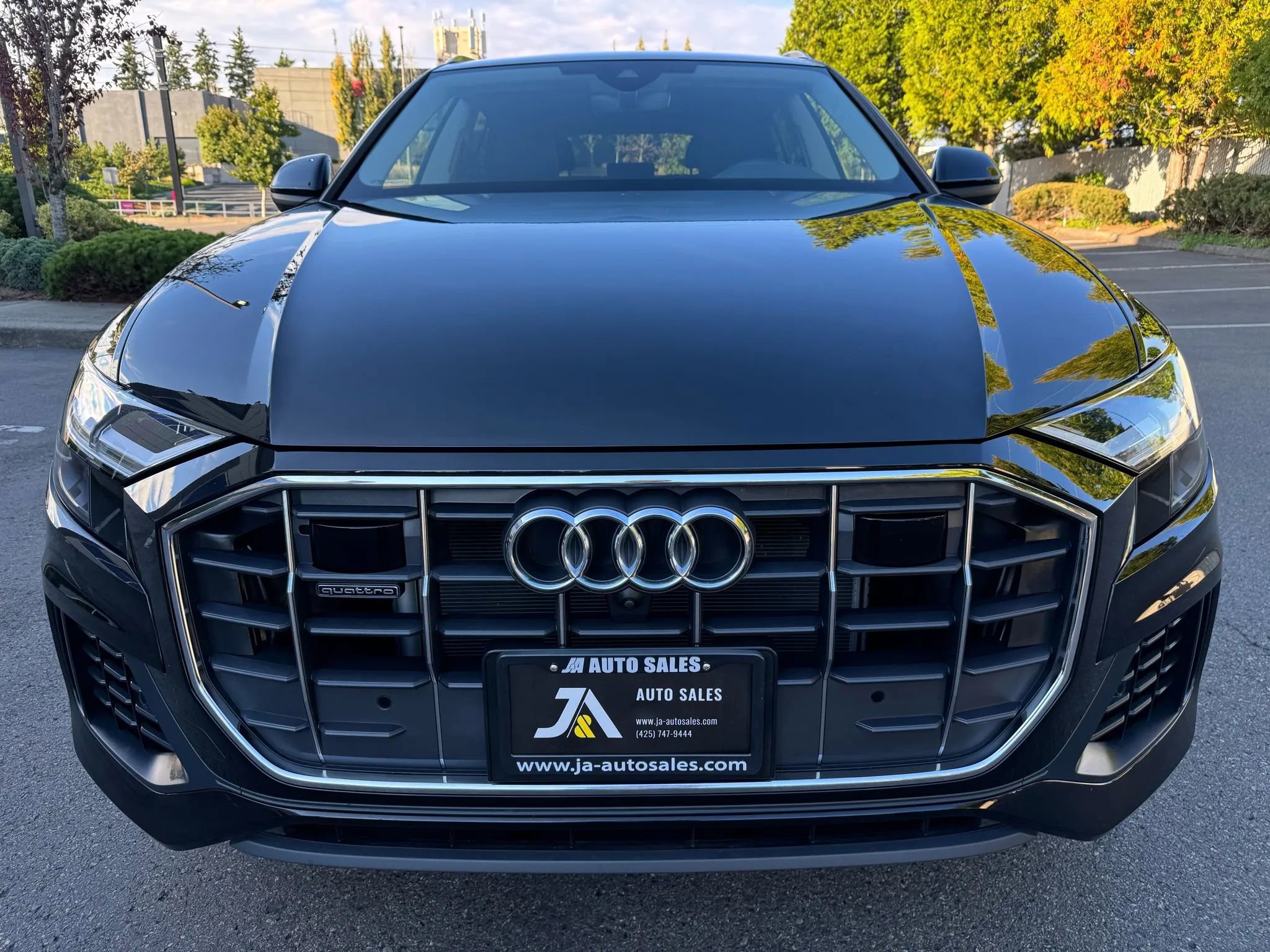 Used 2022 Audi Q8 Premium Plus w/ Premium Plus Package image 3