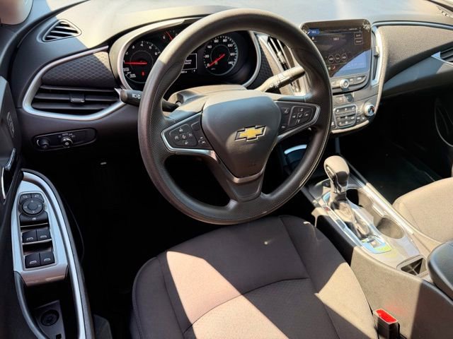 Used 2025 Chevrolet Malibu LT FWD image 19