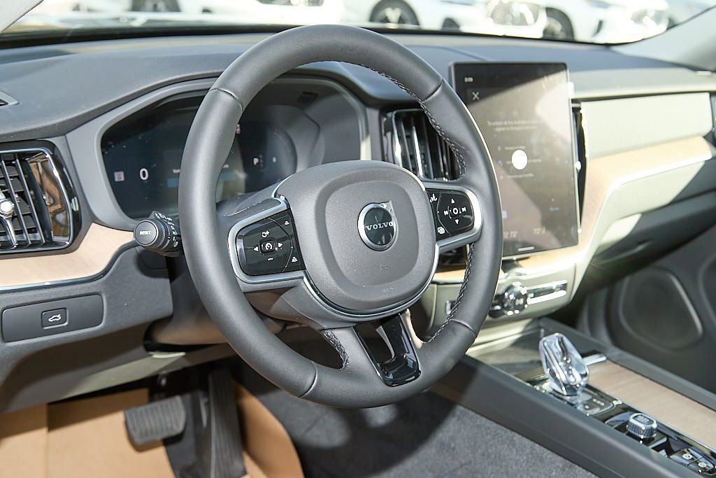 New 2026 Volvo XC60 B5 Plus w/ Protection Package Premier image 12