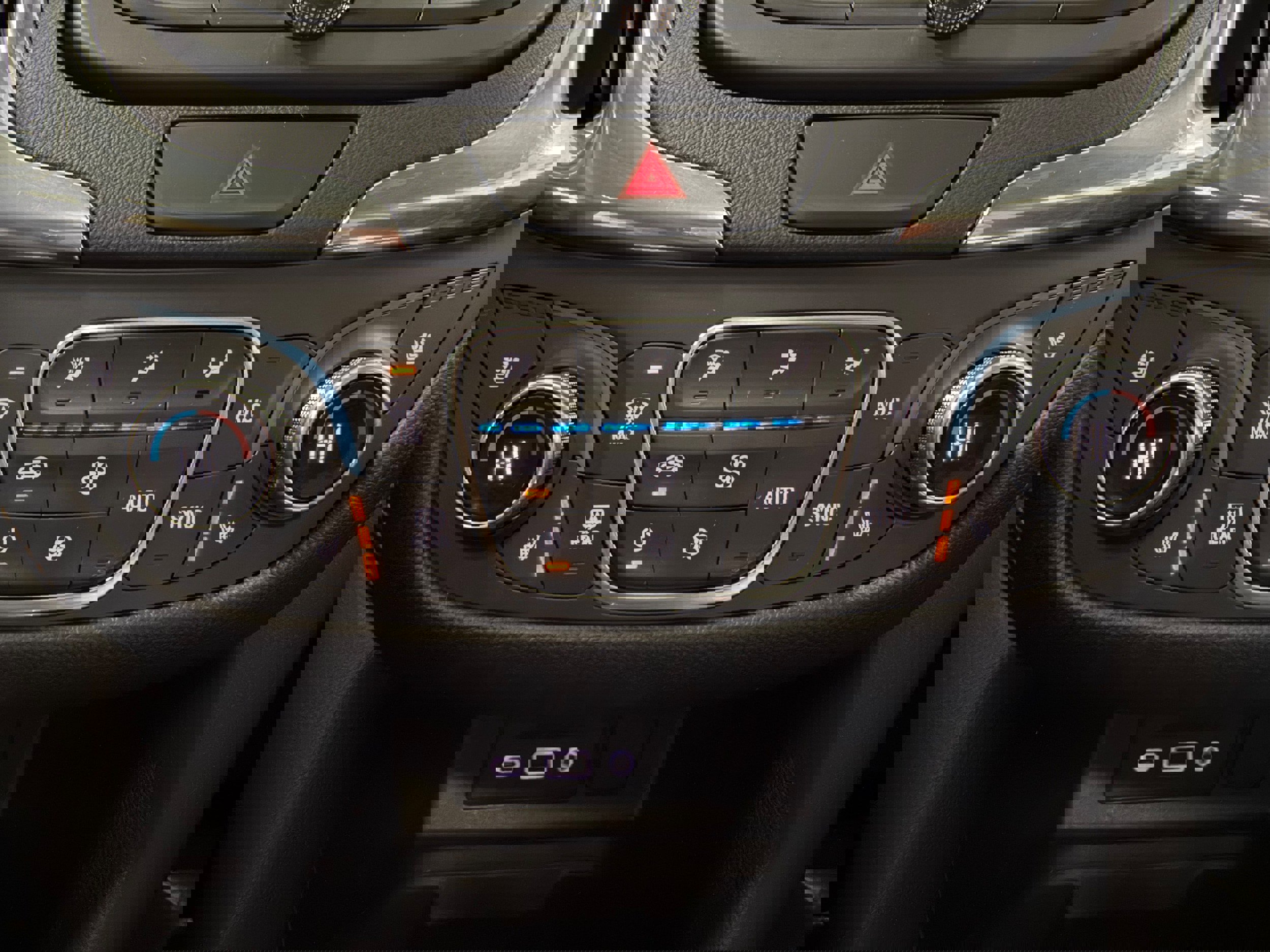 Used 2019 Chevrolet Equinox Premier image 16