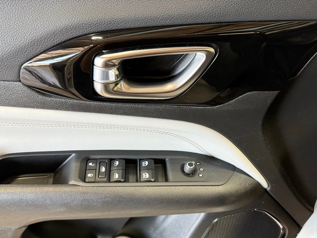 Used 2025 Jeep Compass Limited AWD/4WD image 32